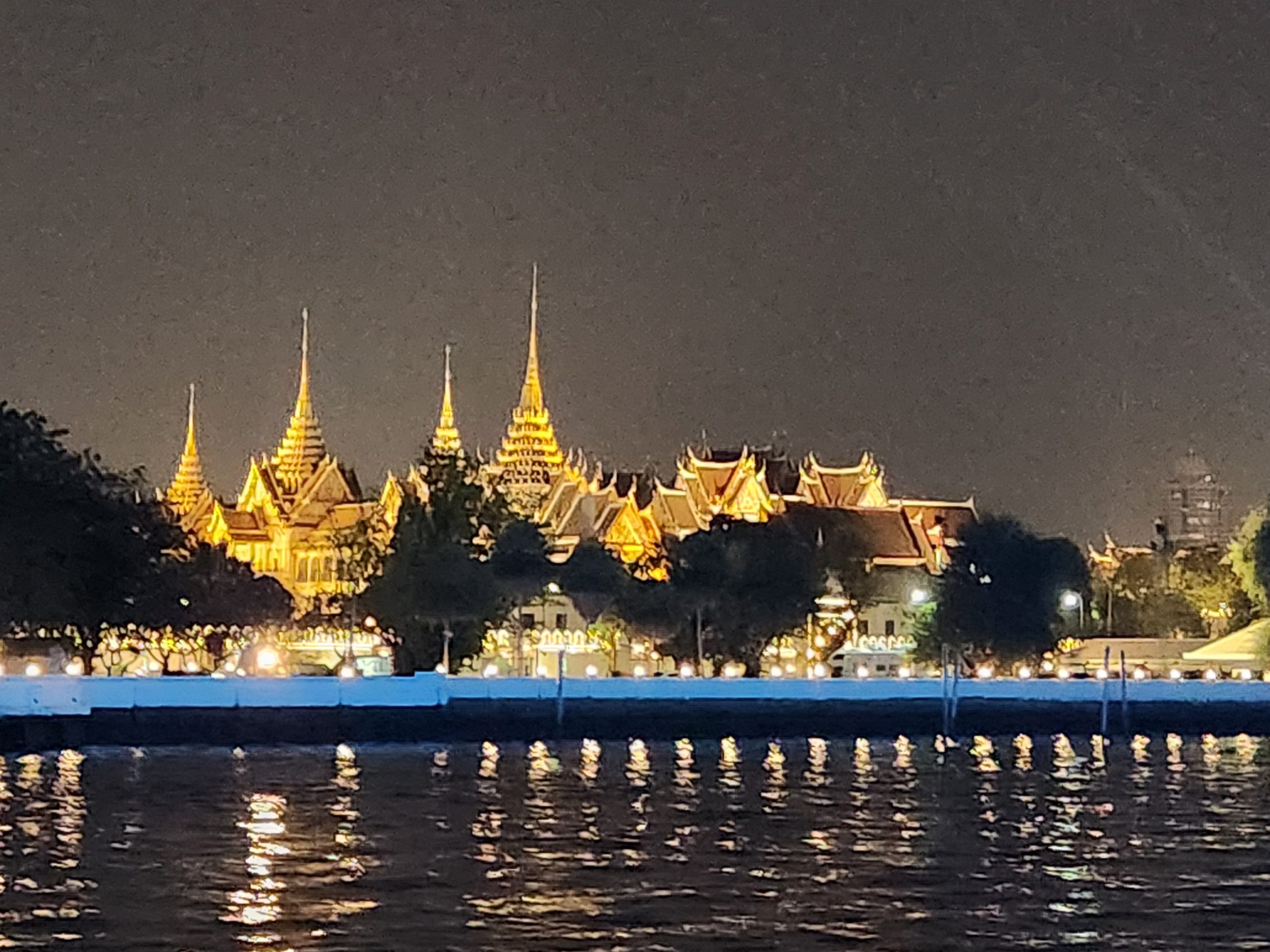 Chao Phraya River Trip & Dinner Cruise