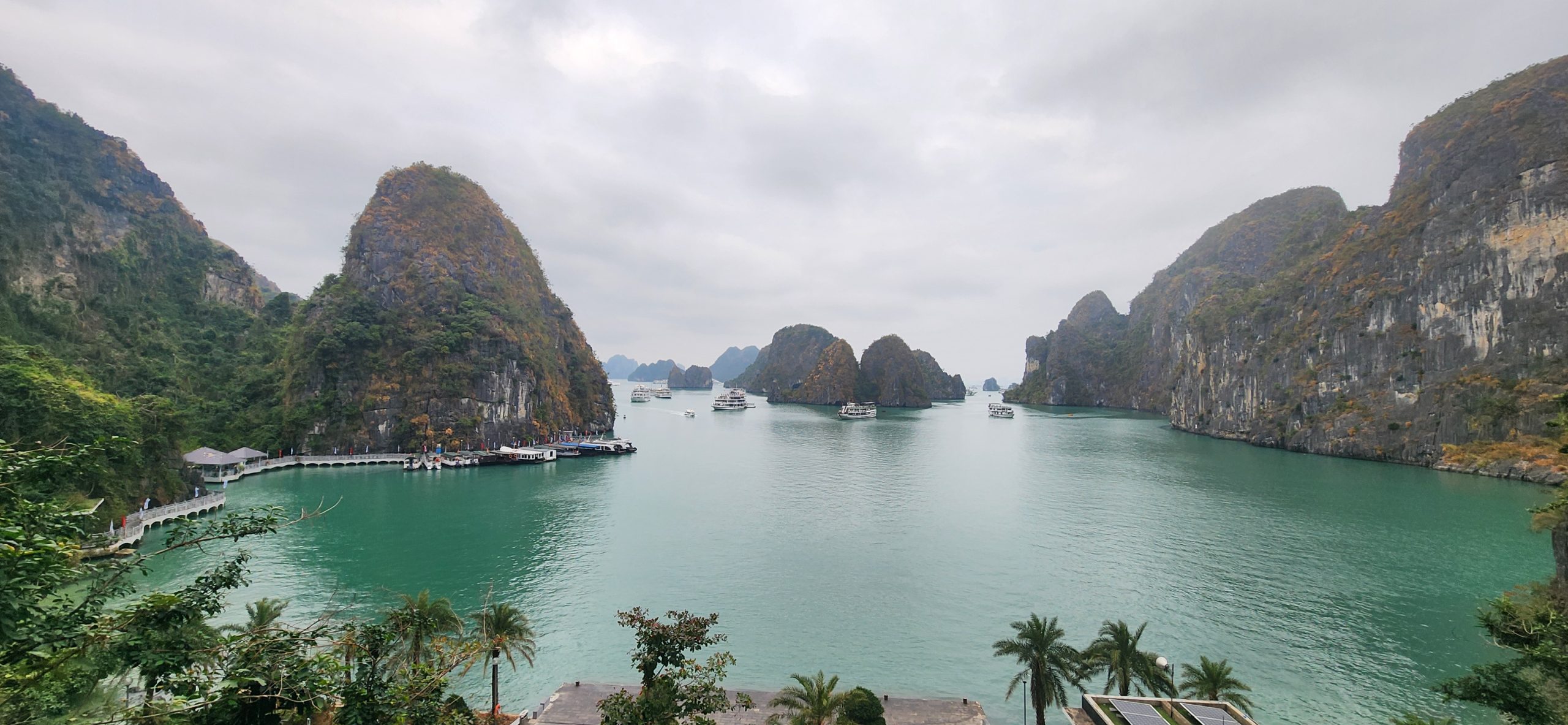 Beautiful Ha Long Bay Cruise